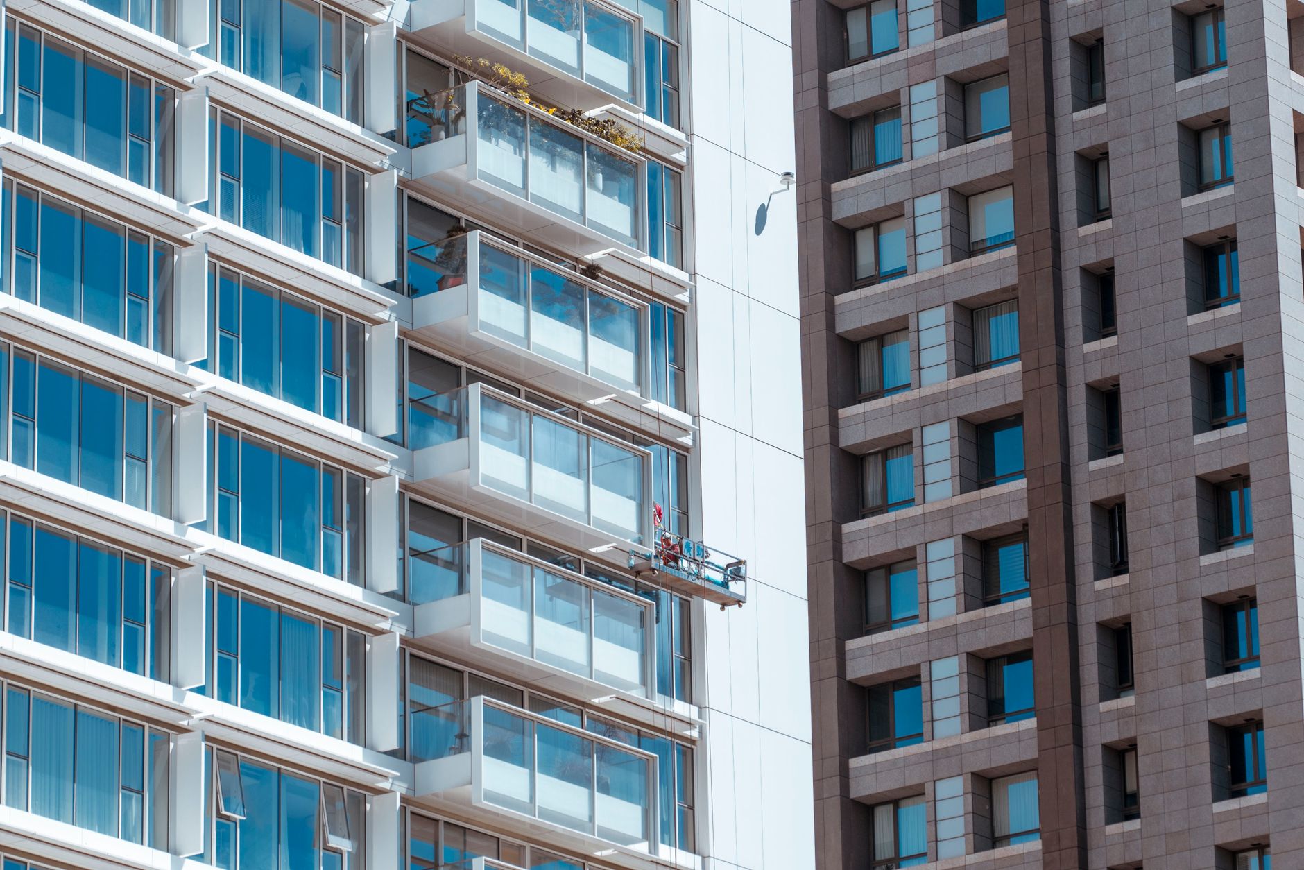 Jak skutecznie posprzątać balkon w poznaniu przed sprzedażą mieszkania?