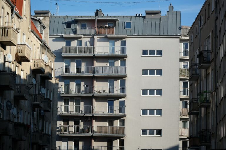 Sprzatanie mieszkania w Poznaniu cena zakres i jak przygotowac lokal